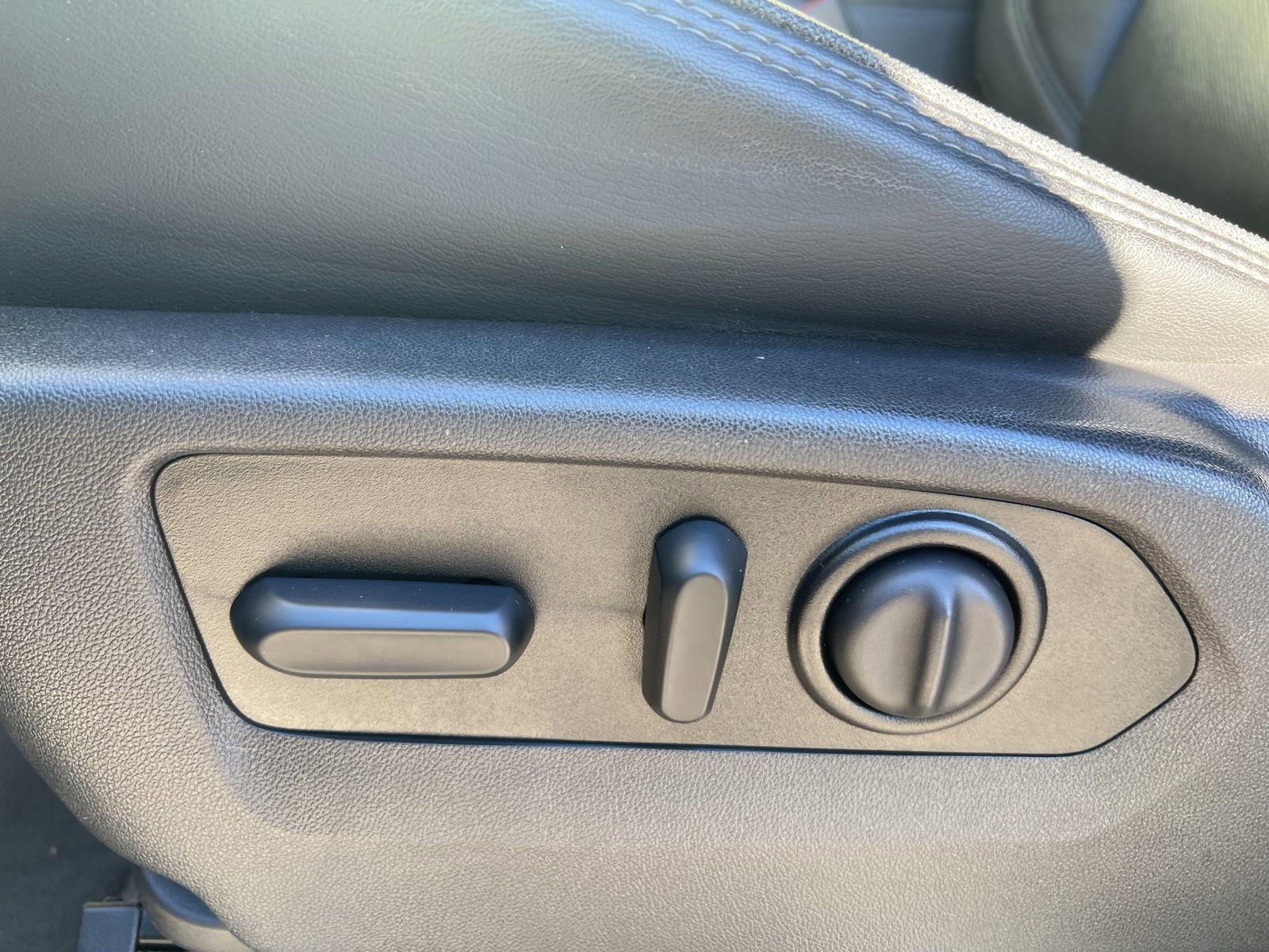 Used 2019 Chevrolet Silverado 1500 High Country w/ Technology Package image 23