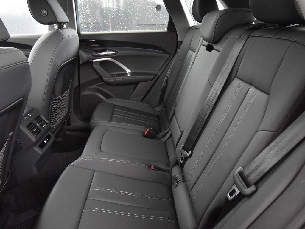 New 2025 Audi Q5 Premium Plus image 16