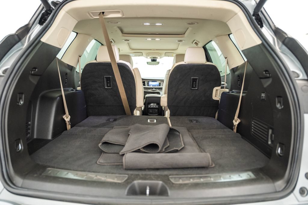 Used 2024 Buick Enclave Avenir w/ Avenir Technology Package AWD/4WD image 18