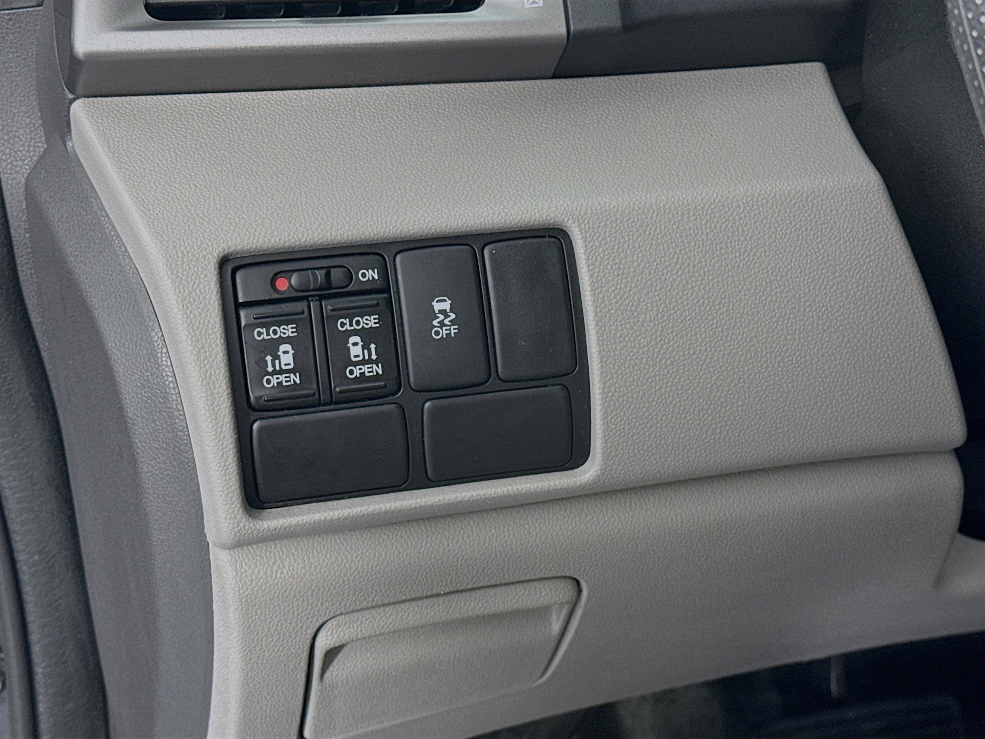 Used 2016 Honda Odyssey SE image 10