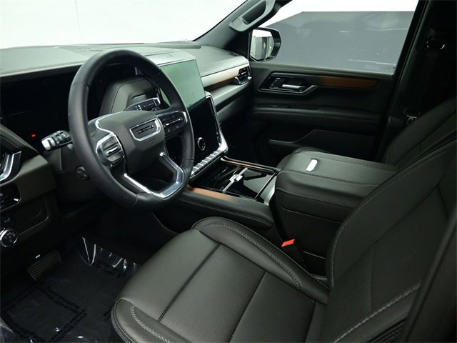 Used 2025 GMC Yukon XL Denali w/ Sun & Power Step Package image 11