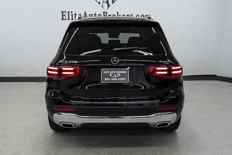 Used 2024 Mercedes-Benz GLB 250 4MATIC w/ Driver Assistance Package image 4