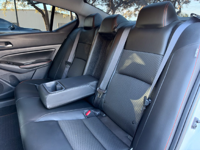 Used 2025 Nissan Altima 2.5 SR FWD image 17