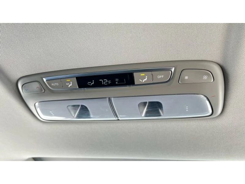 Used 2022 Kia Telluride S image 21