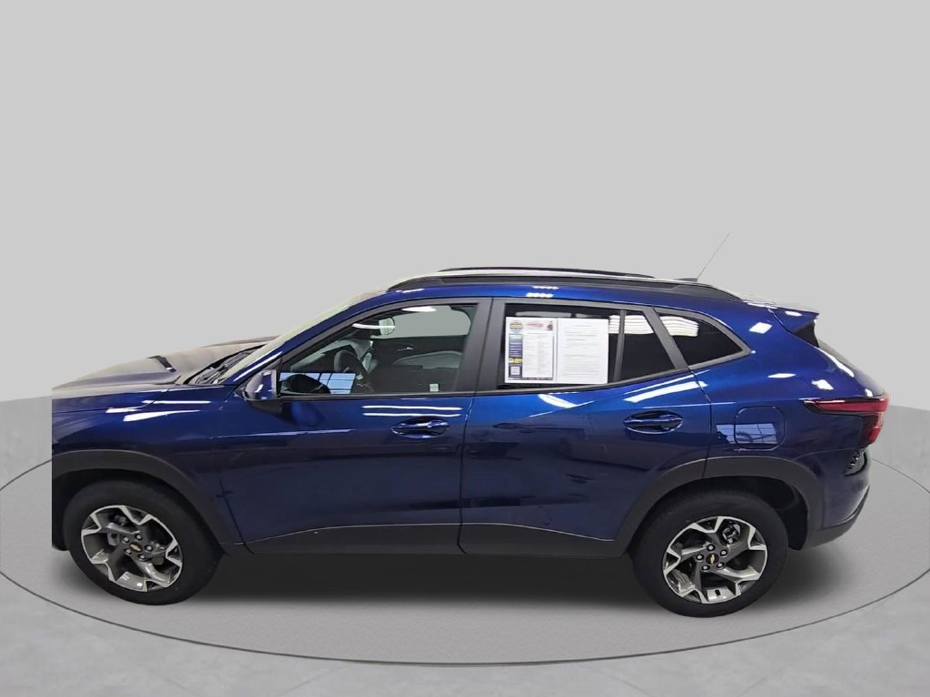 Certified 2024 Chevrolet Trax LT w/ Driver Confidence Package FWD image 7