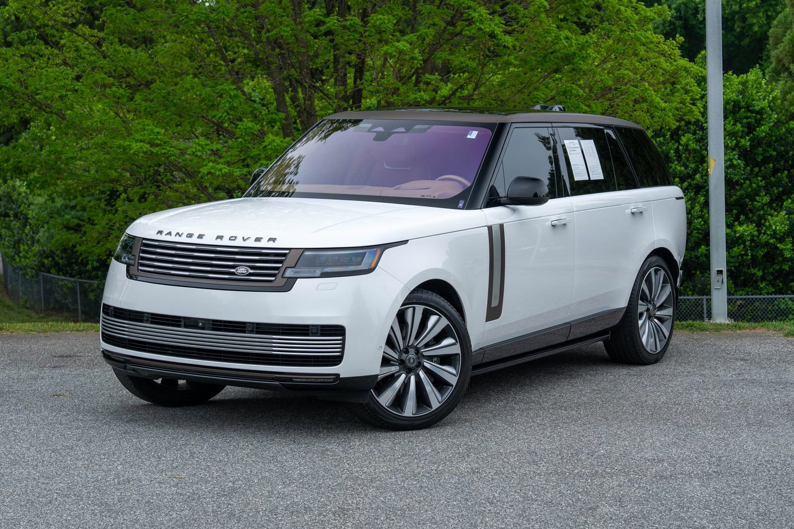 Used 2023 Land Rover Range Rover SV AWD/4WD image 1