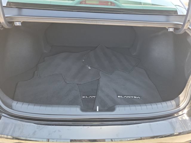 Used 2023 Hyundai Elantra SEL w/ Convenience Package FWD image 26