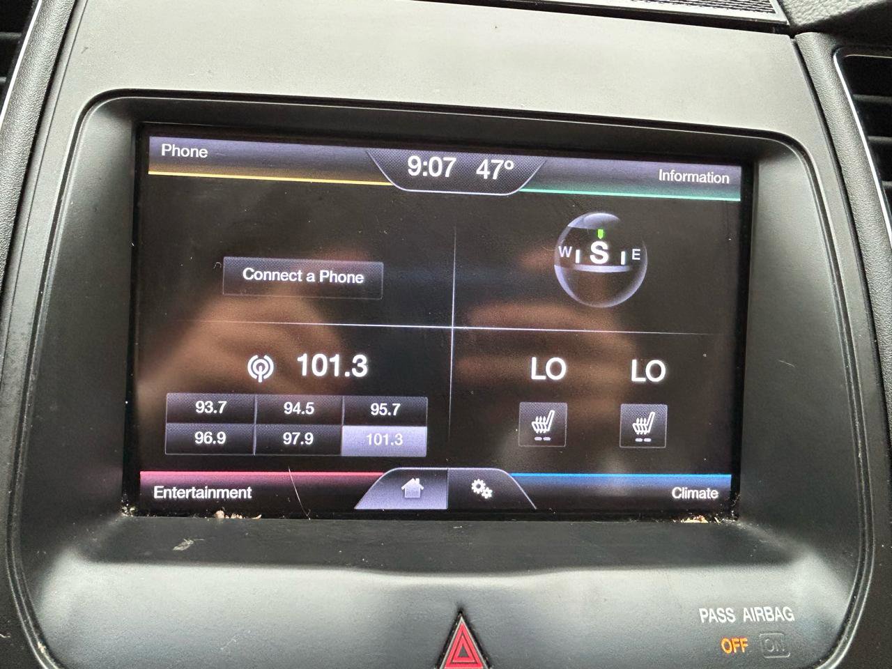 Used 2013 Ford Taurus SEL FWD image 22