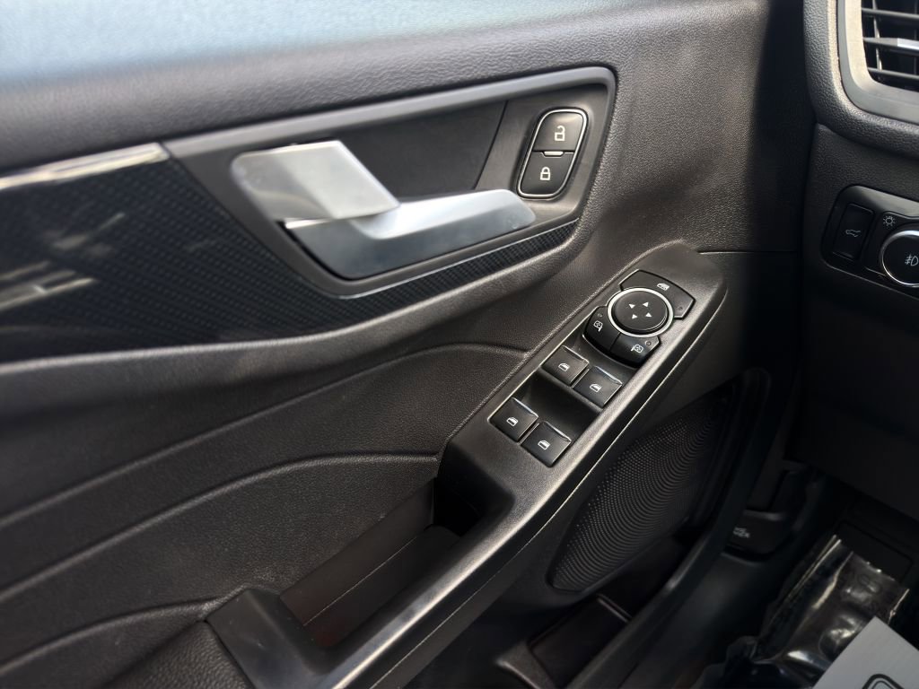 Used 2025 Ford Escape ST-Line Select image 11