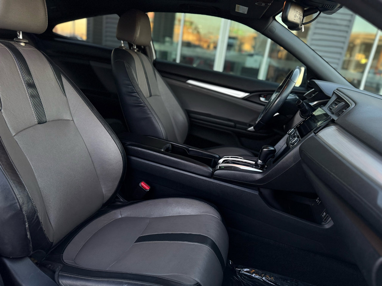 Used 2016 Honda Civic Touring image 13