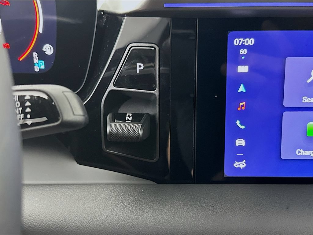 Certified 2025 Porsche Macan Electric RWD image 19