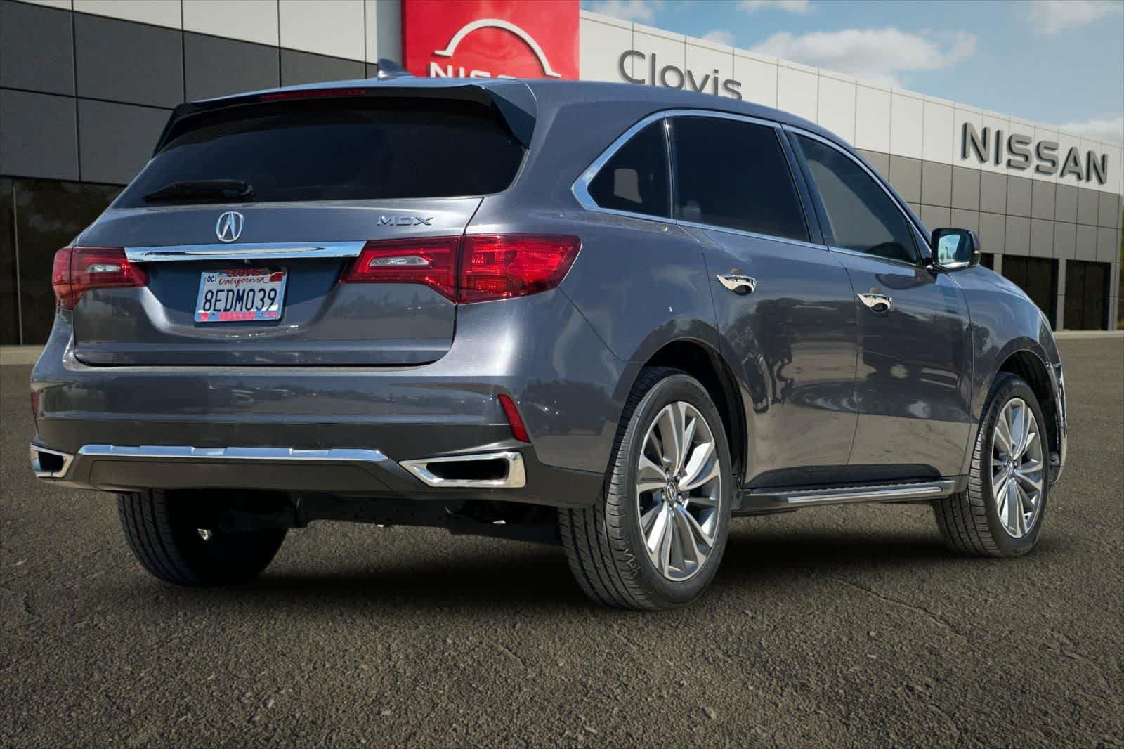 Used 2017 Acura MDX w/ Technology Package FWD image 3