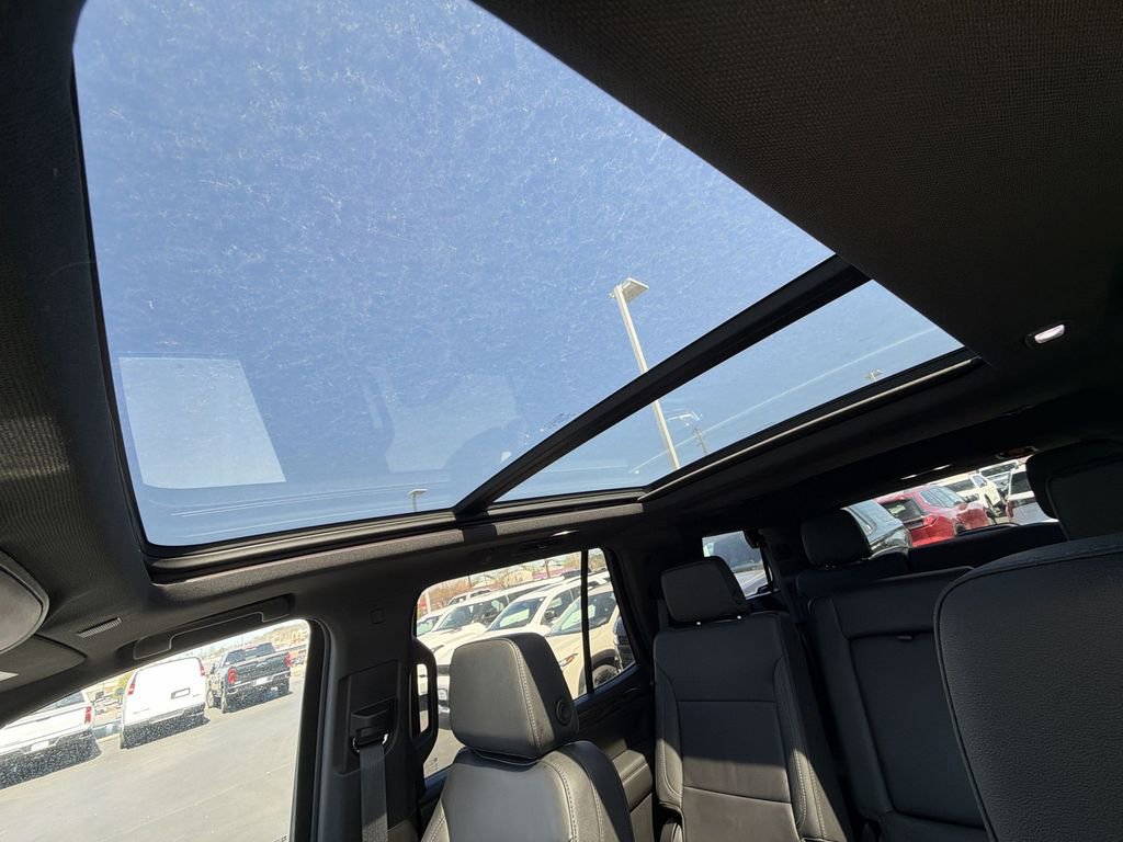 Used 2024 Chevrolet Tahoe Z71 AWD/4WD image 28
