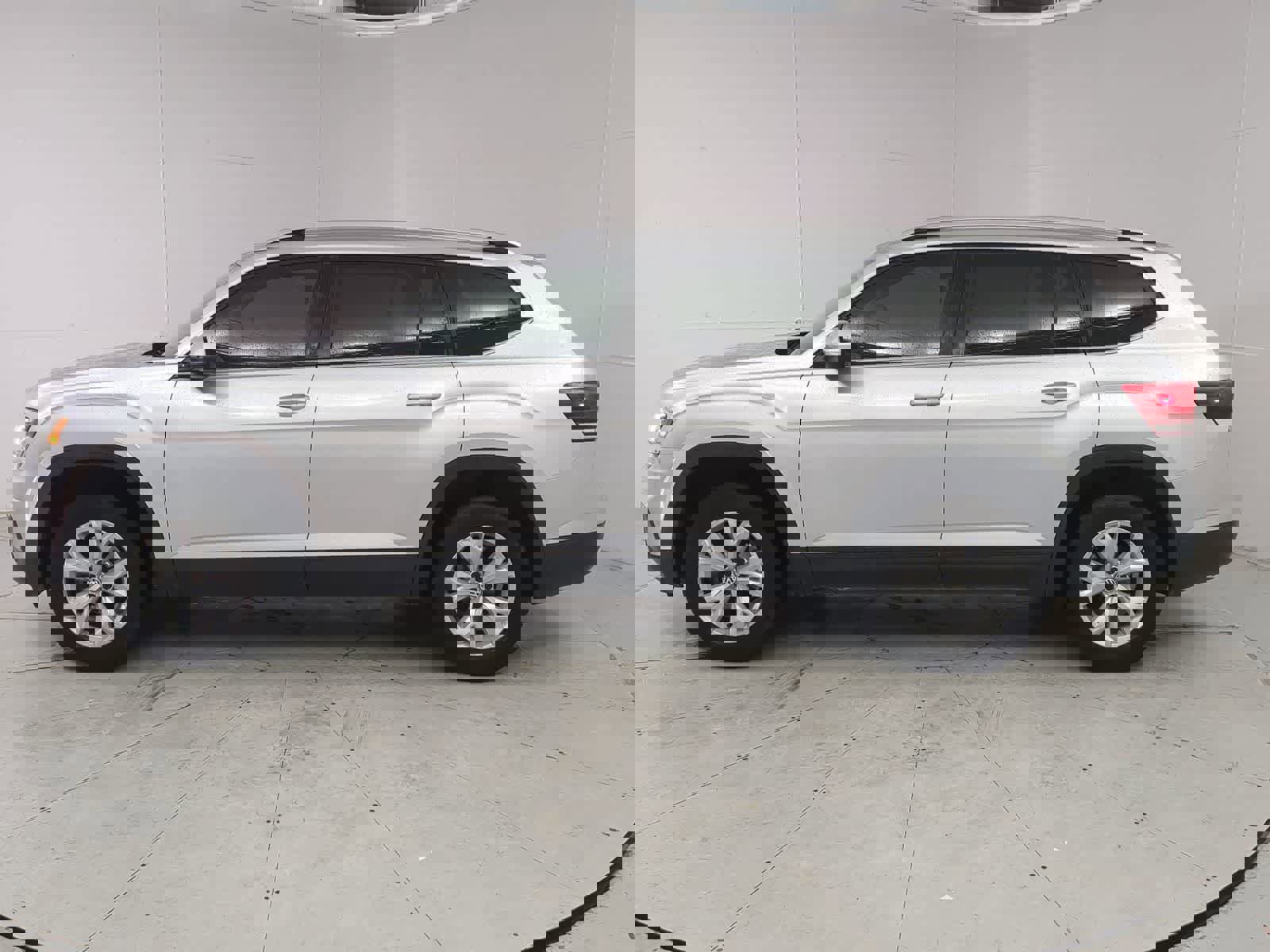 Used 2018 Volkswagen Atlas S image 3