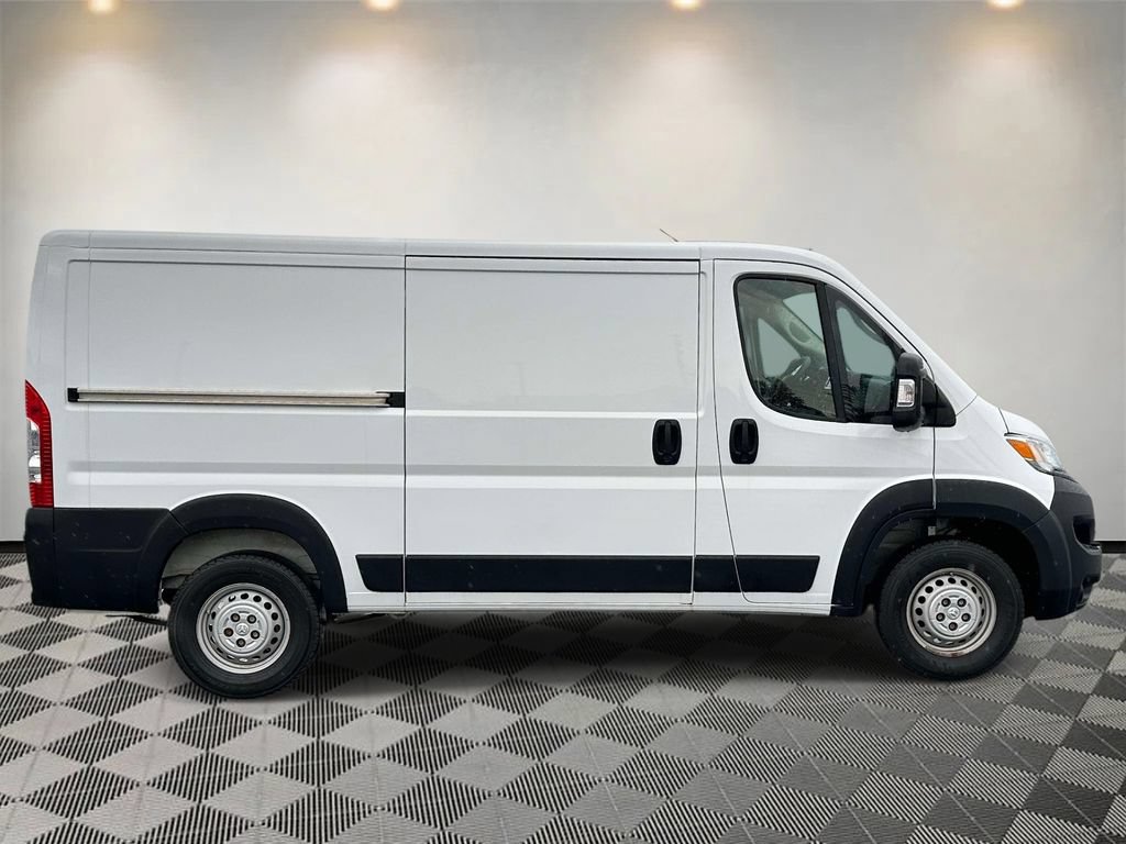 Used 2025 RAM ProMaster 2500 w/ Convenience Group FWD image 2