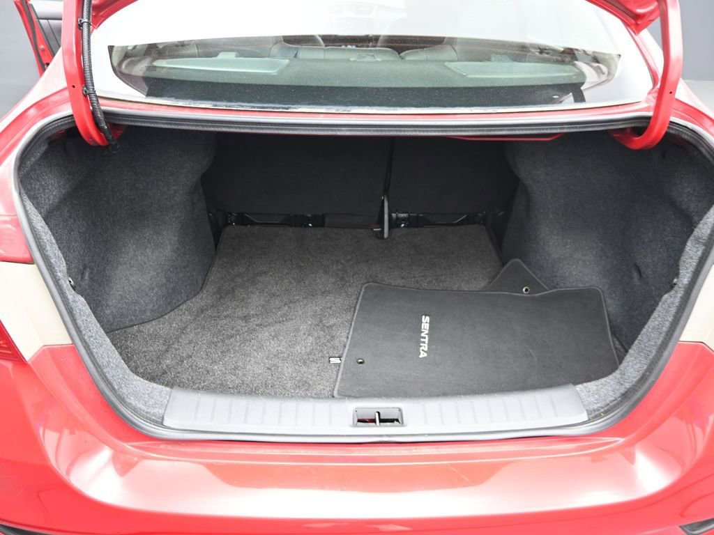 Used 2019 Nissan Sentra SR image 11