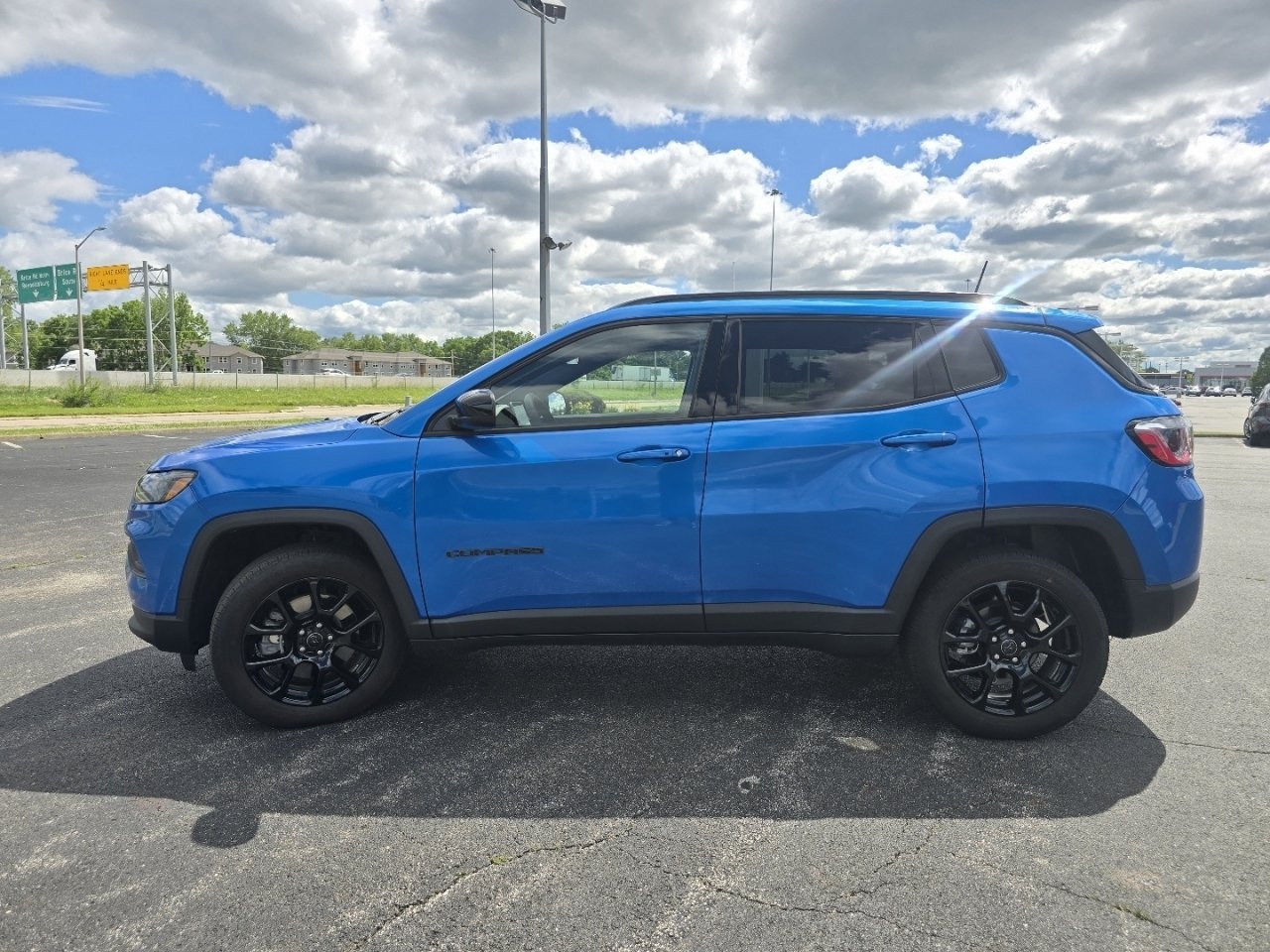 Used 2025 Jeep Compass Latitude w/ Altitude Special Edition AWD/4WD image 11
