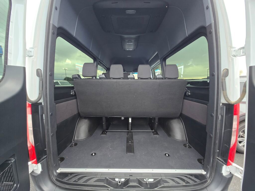 Used 2024 Mercedes-Benz Sprinter 2500 image 7