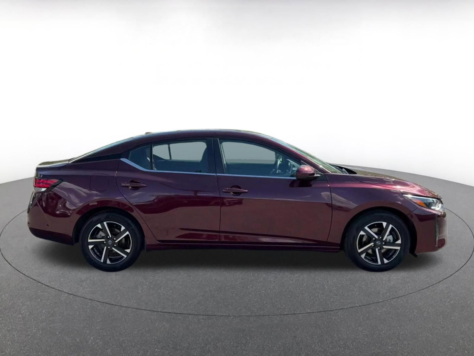Used 2025 Nissan Sentra SV FWD image 16