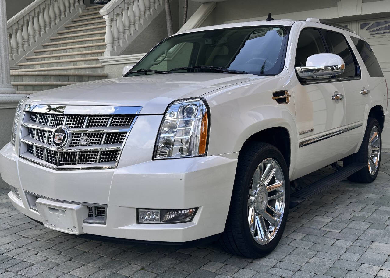 Used 2011 Cadillac Escalade Platinum image 27