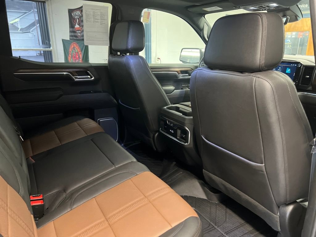 Used 2023 Chevrolet Silverado 1500 High Country w/ High Country Premium Package image 48