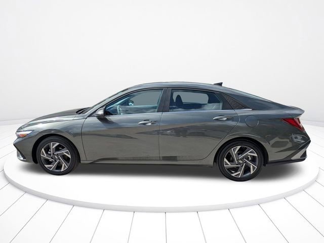 Used 2025 Hyundai Elantra SEL image 7