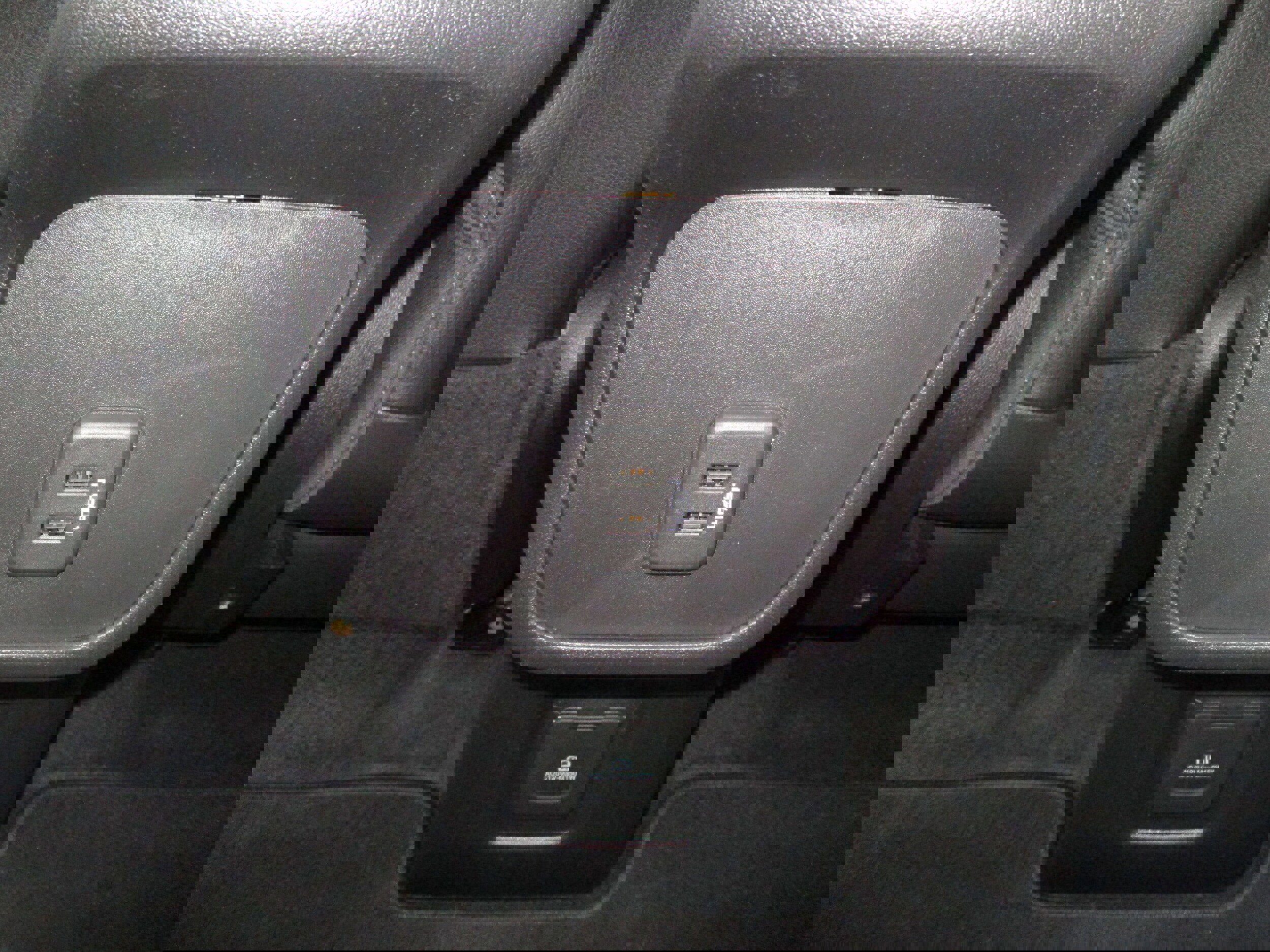 Used 2024 GMC Terrain SLT image 35