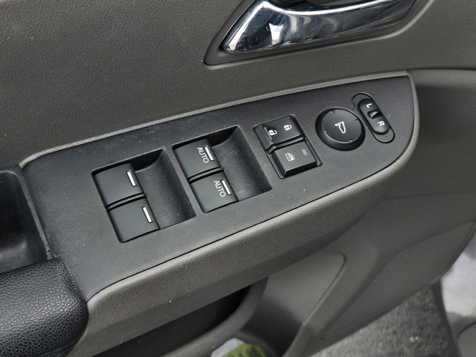 Used 2015 Honda Odyssey EX-L image 10