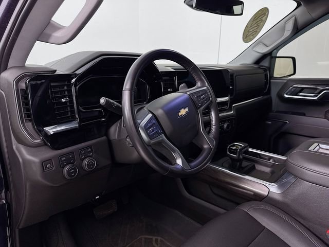 Used 2022 Chevrolet Silverado 1500 LTZ w/ LTZ Premium Package AWD/4WD image 9