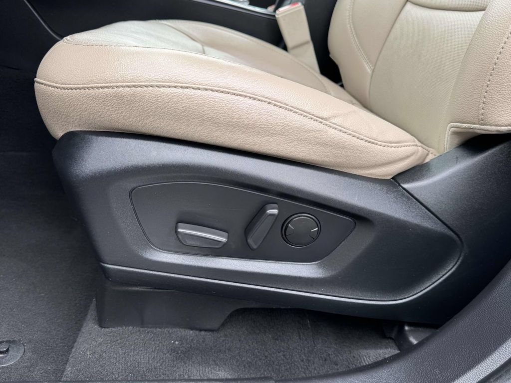 Used 2022 Ford Explorer Limited AWD/4WD image 21