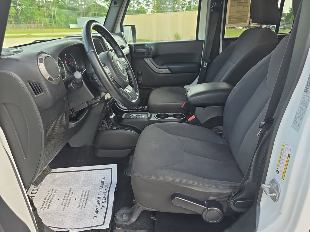 Used 2015 Jeep Wrangler Unlimited Sport AWD/4WD image 12