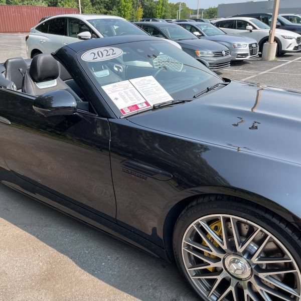 Used 2022 Mercedes-Benz SL 63 AMG 4MATIC w/ Driver Assistance Package image 15