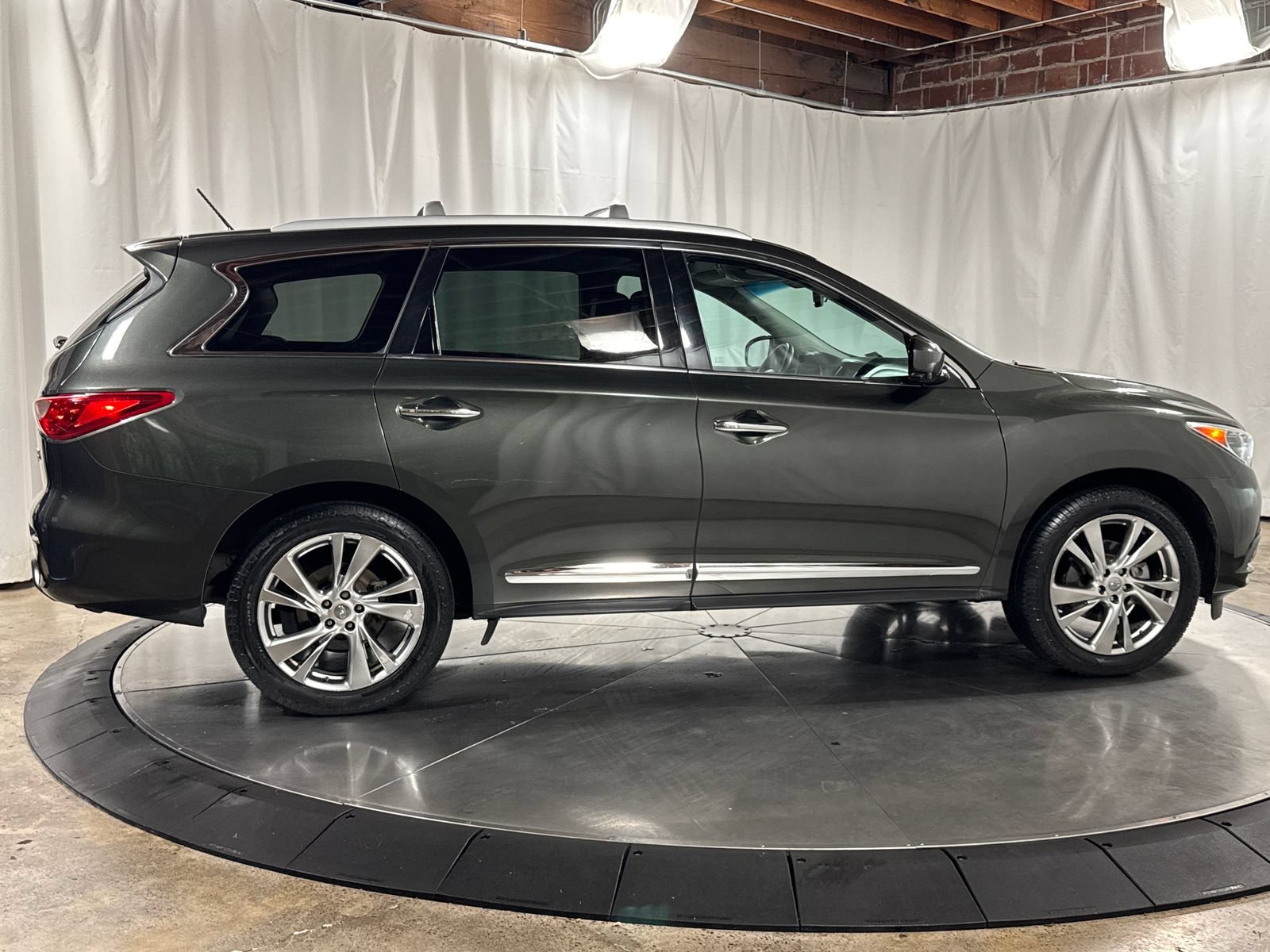 Used 2013 INFINITI JX35 AWD w/ Premium Pkg image 13