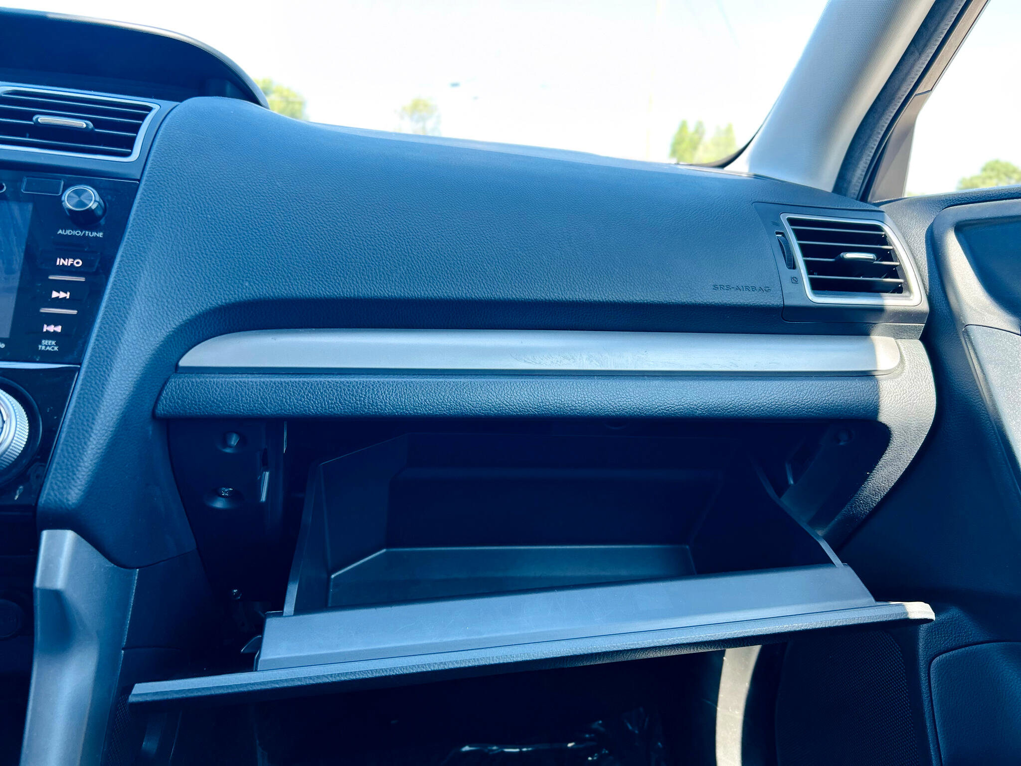 Used 2017 Subaru Forester 2.5i Premium w/ All-Weather Package image 40