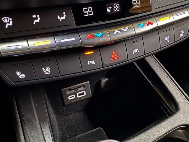 Used 2023 Cadillac XT4 Sport w/ Sun And Sound Package AWD/4WD image 58