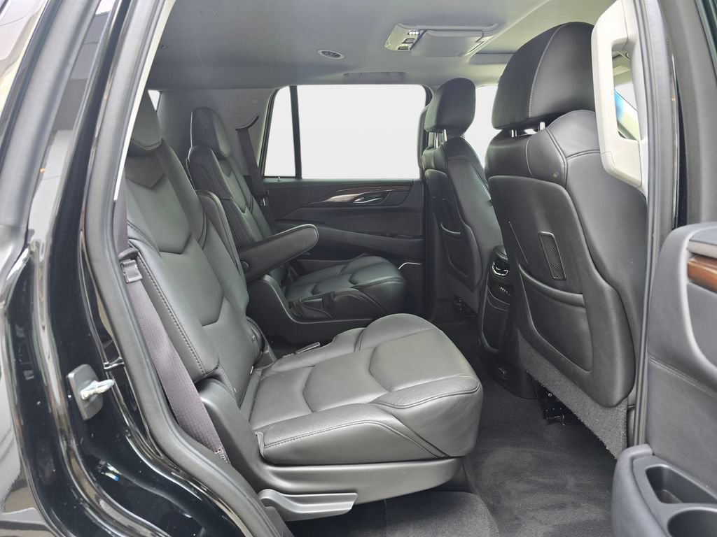 Used 2016 Cadillac Escalade Luxury AWD/4WD image 13