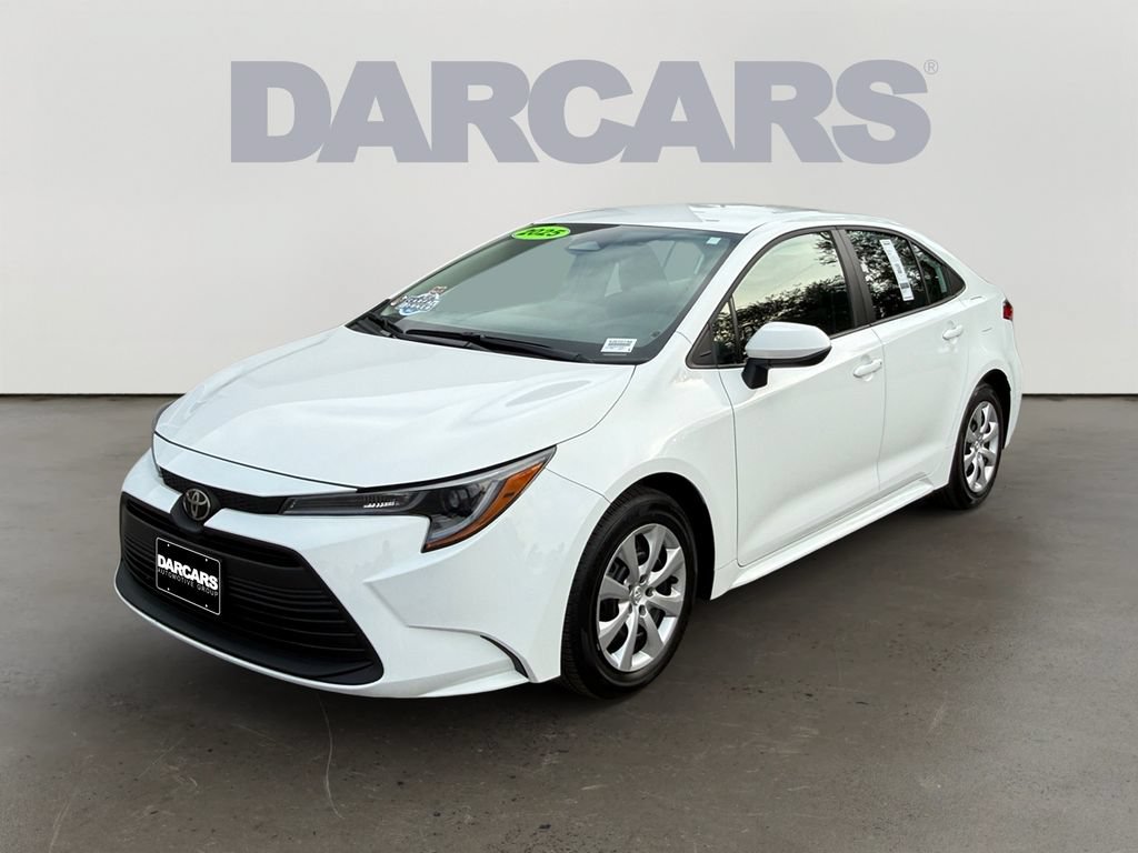 Used 2025 Toyota Corolla LE FWD image 3