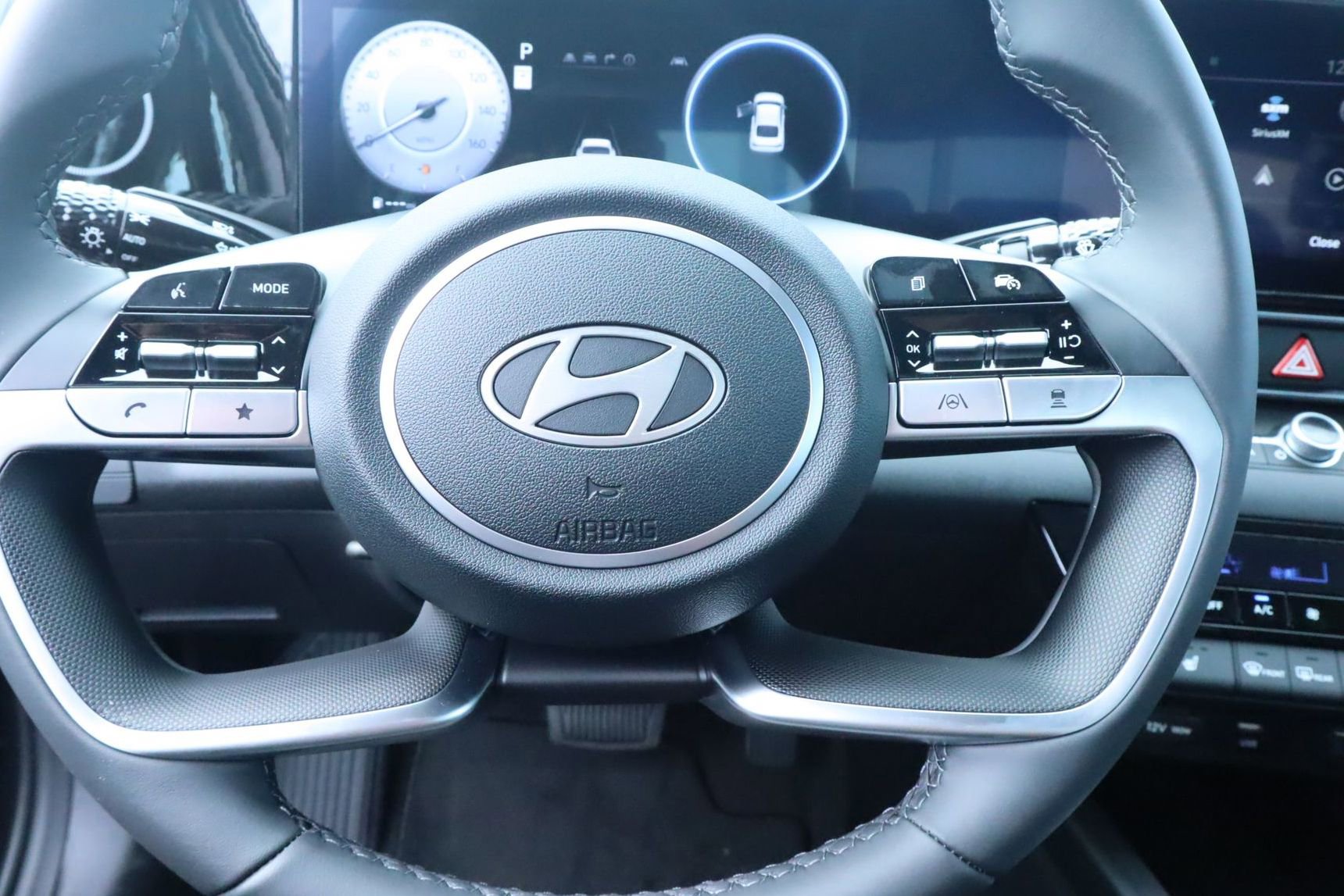 New 2025 Hyundai Elantra Limited image 10