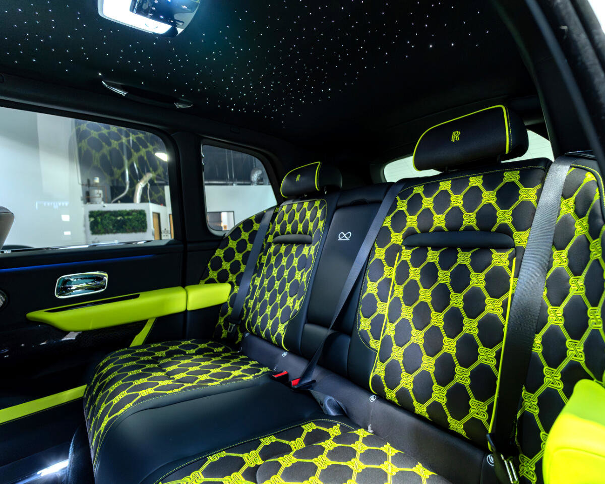 Used 2025 Rolls-Royce Cullinan Black Badge image 16