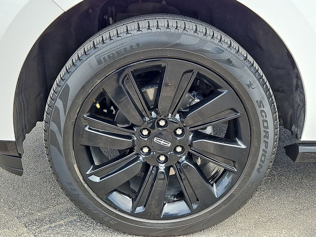 Used 2023 Lincoln Navigator Reserve AWD/4WD image 11