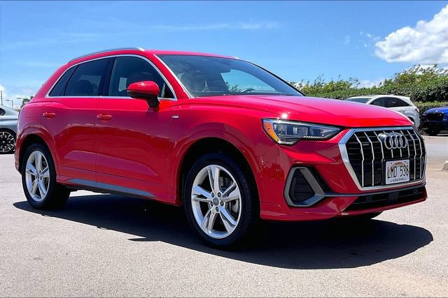 Used 2020 Audi Q3 2.0T Premium w/ Convenience Package AWD/4WD image 2