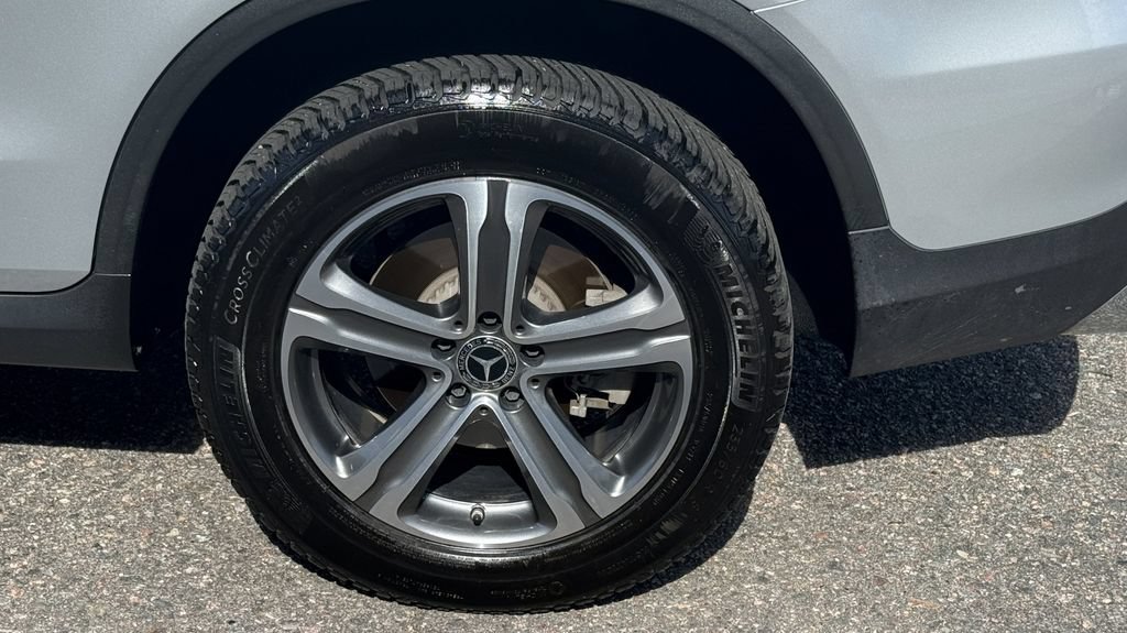 Used 2019 Mercedes-Benz GLC 300 4MATIC image 16