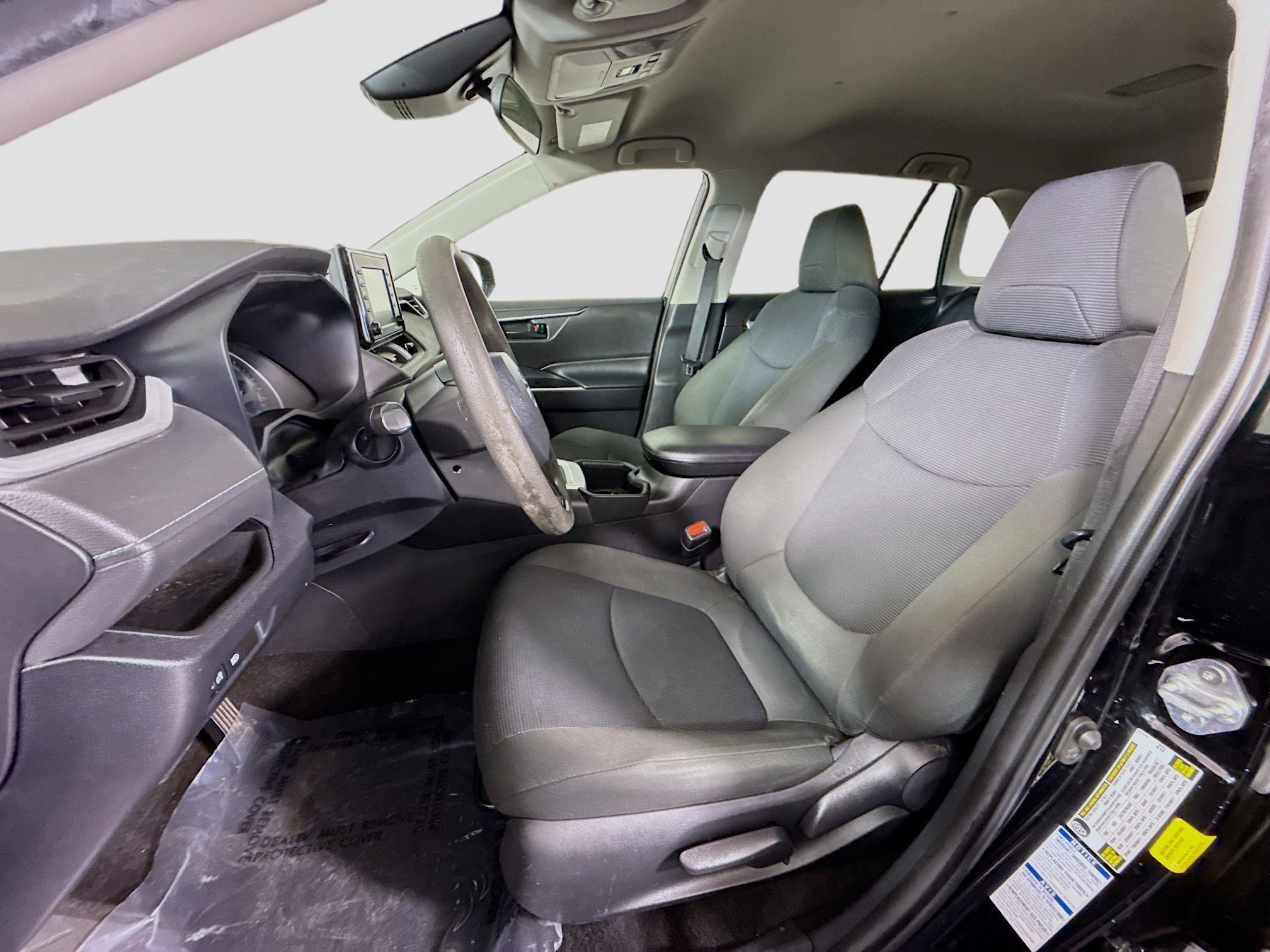 Used 2022 Toyota RAV4 LE image 21