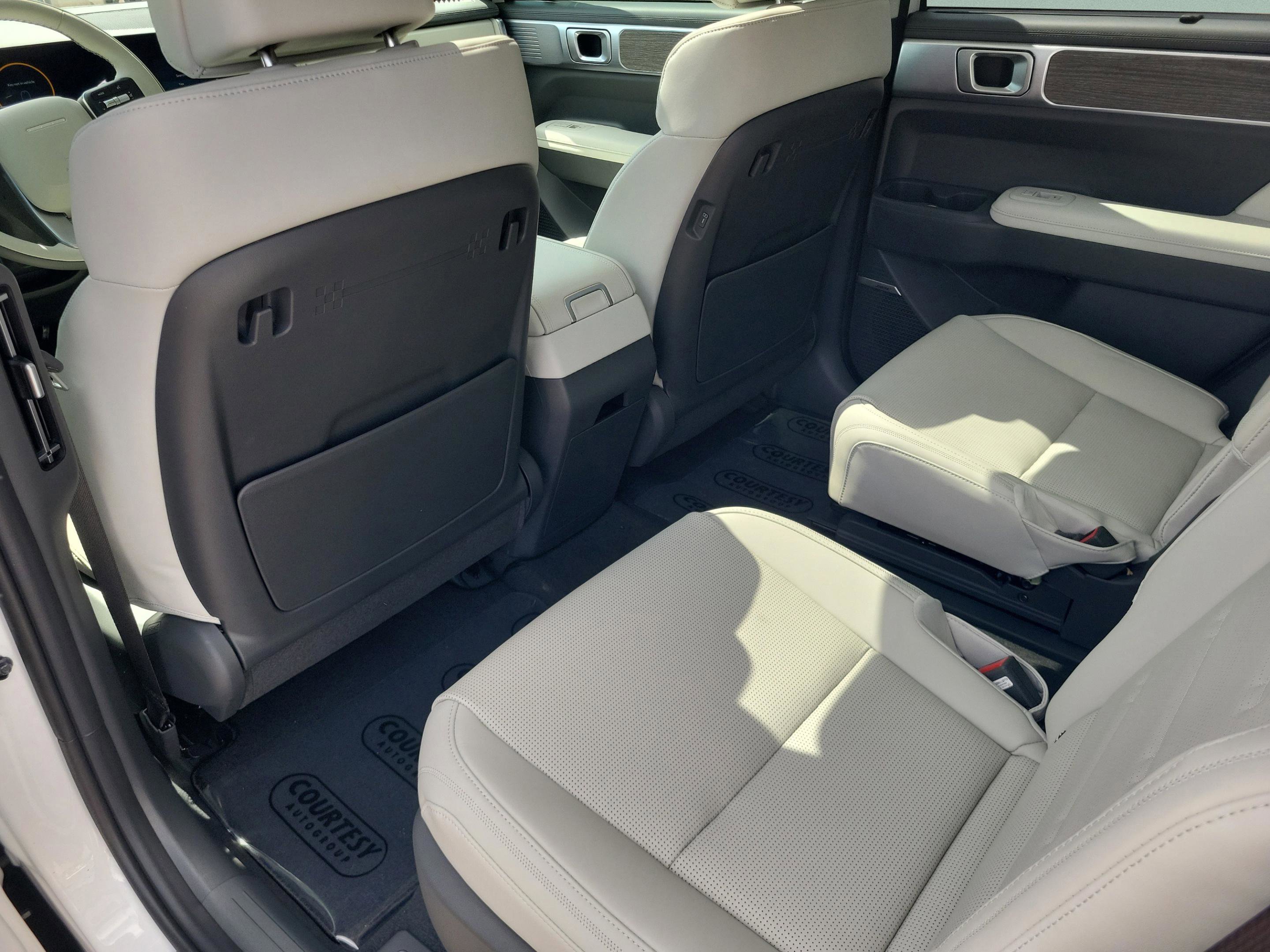 New 2026 Hyundai Santa Fe Calligraphy image 9