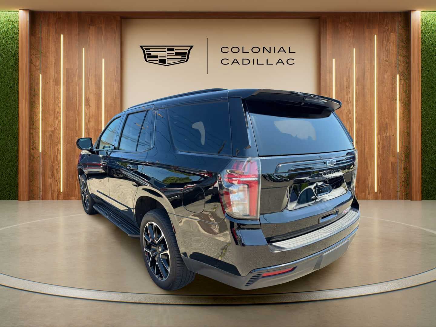 Used 2024 Chevrolet Tahoe RST w/ Luxury Package AWD/4WD image 3