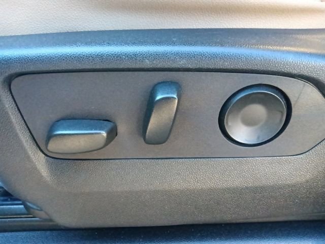 Used 2024 Chevrolet Suburban Premier RWD image 16