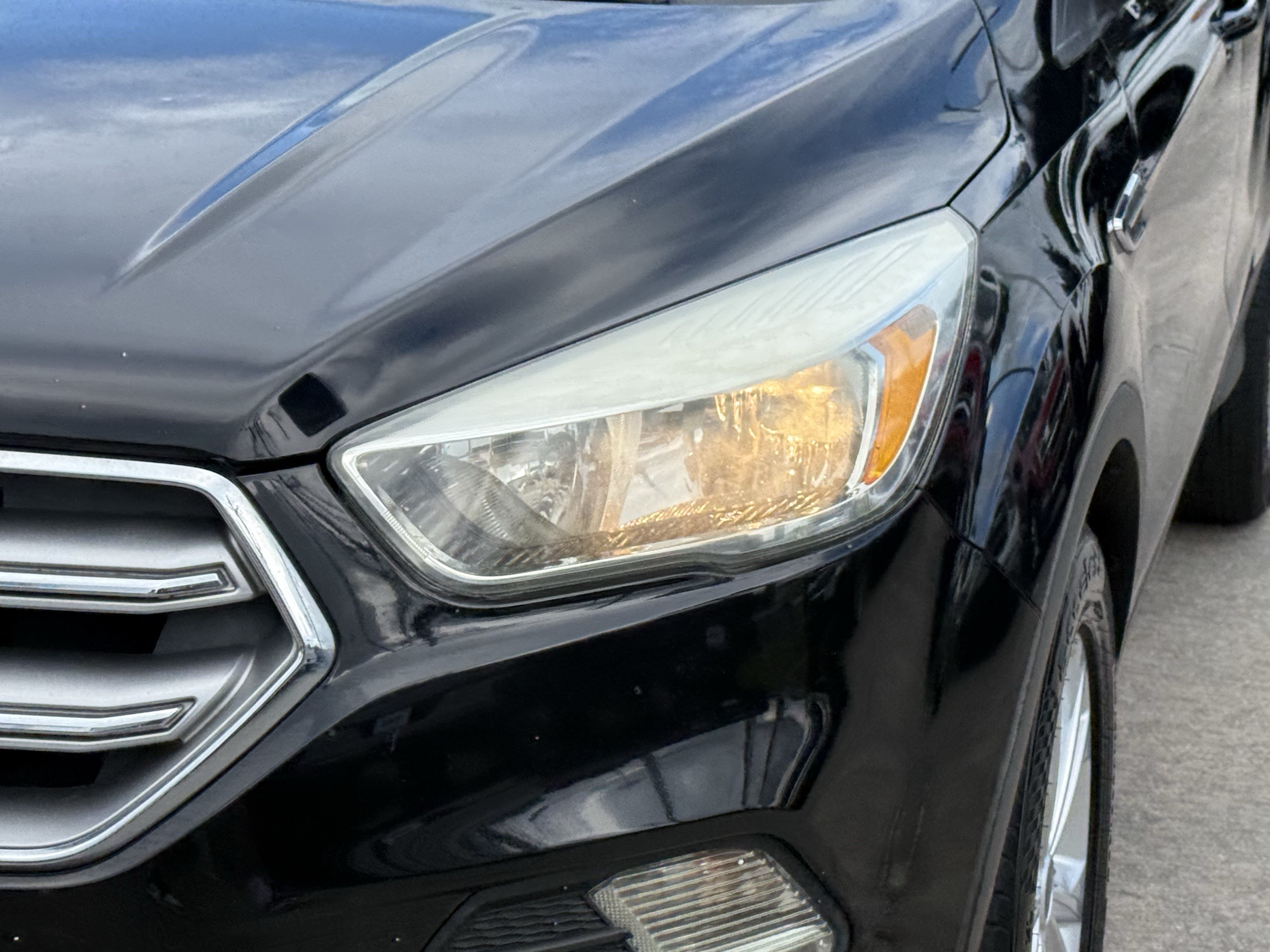 Used 2017 Ford Escape SE FWD image 11