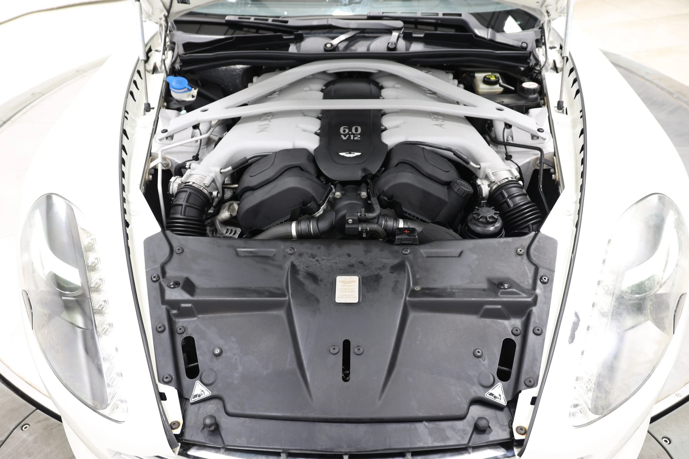 Used 2016 Aston Martin DB9 GT RWD image 87