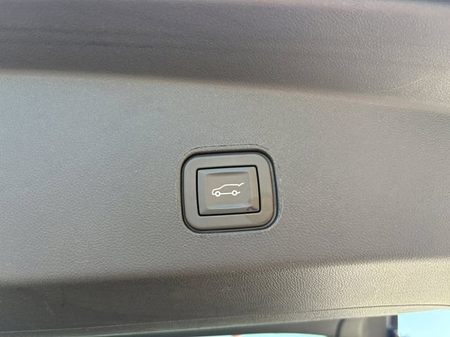 Certified 2024 Cadillac Lyriq Luxury AWD/4WD image 17