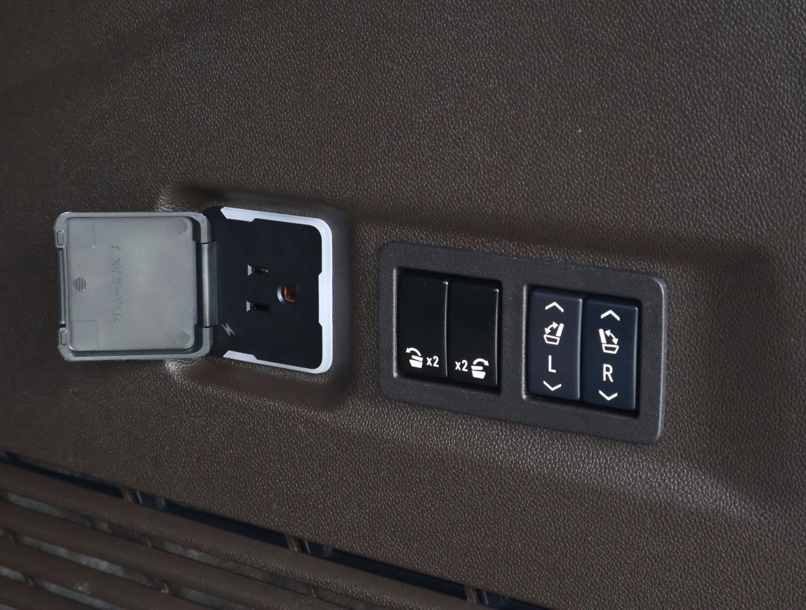 Used 2024 GMC Yukon XL Denali w/ Max Trailering Package image 28